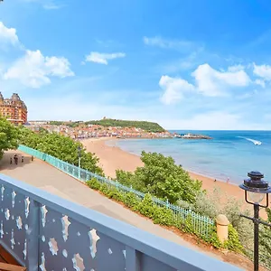 The Hot Tub, Pool, Gym, Location Scarborough